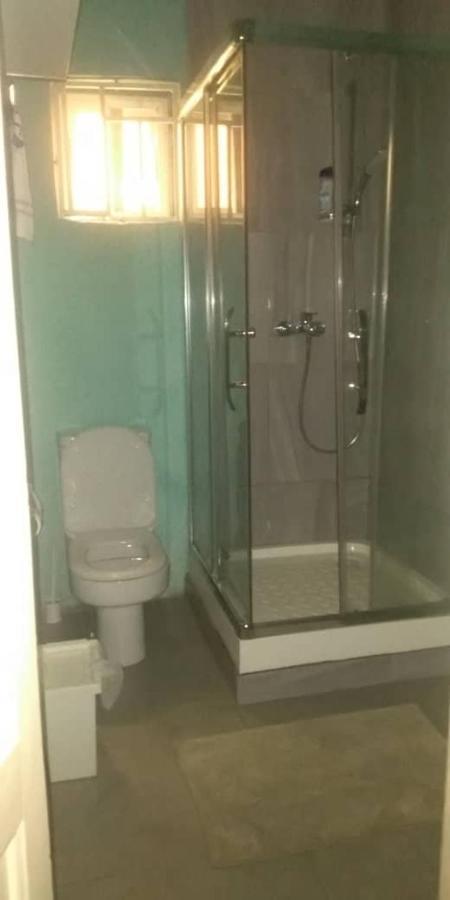 Danritzcer Suites Ashalebotwe エクステリア 写真